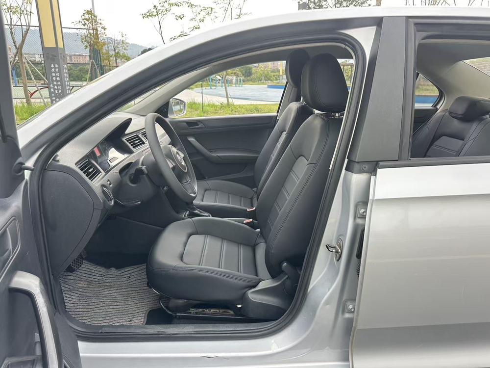 Volkswagen Santana 2013 car image #20