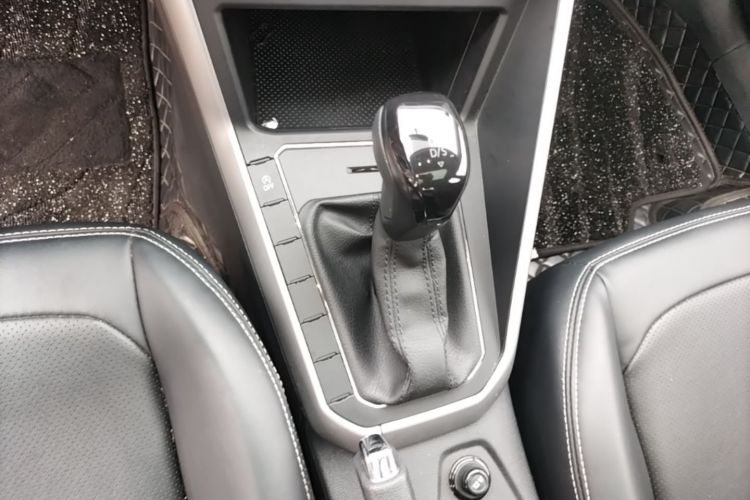 Volkswagen Polo 2022 car image #14