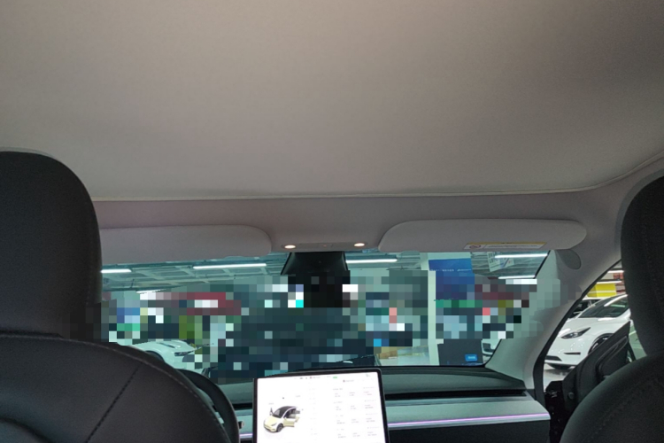 Tesla Model Y 2023 car image #20