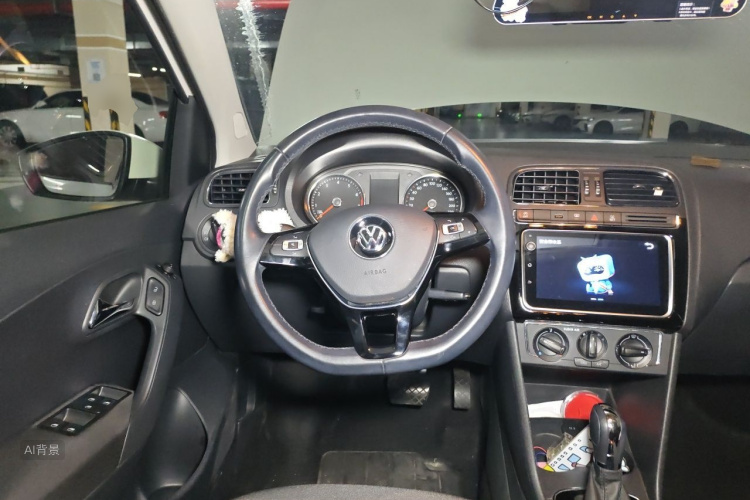 Volkswagen Polo 2019 car image #12