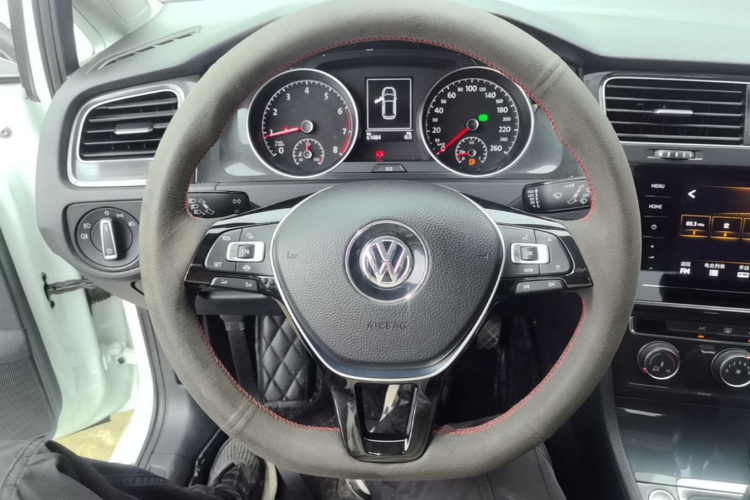 Volkswagen Golf 2020 #16 Volkswagen Golf 2020 car image #16