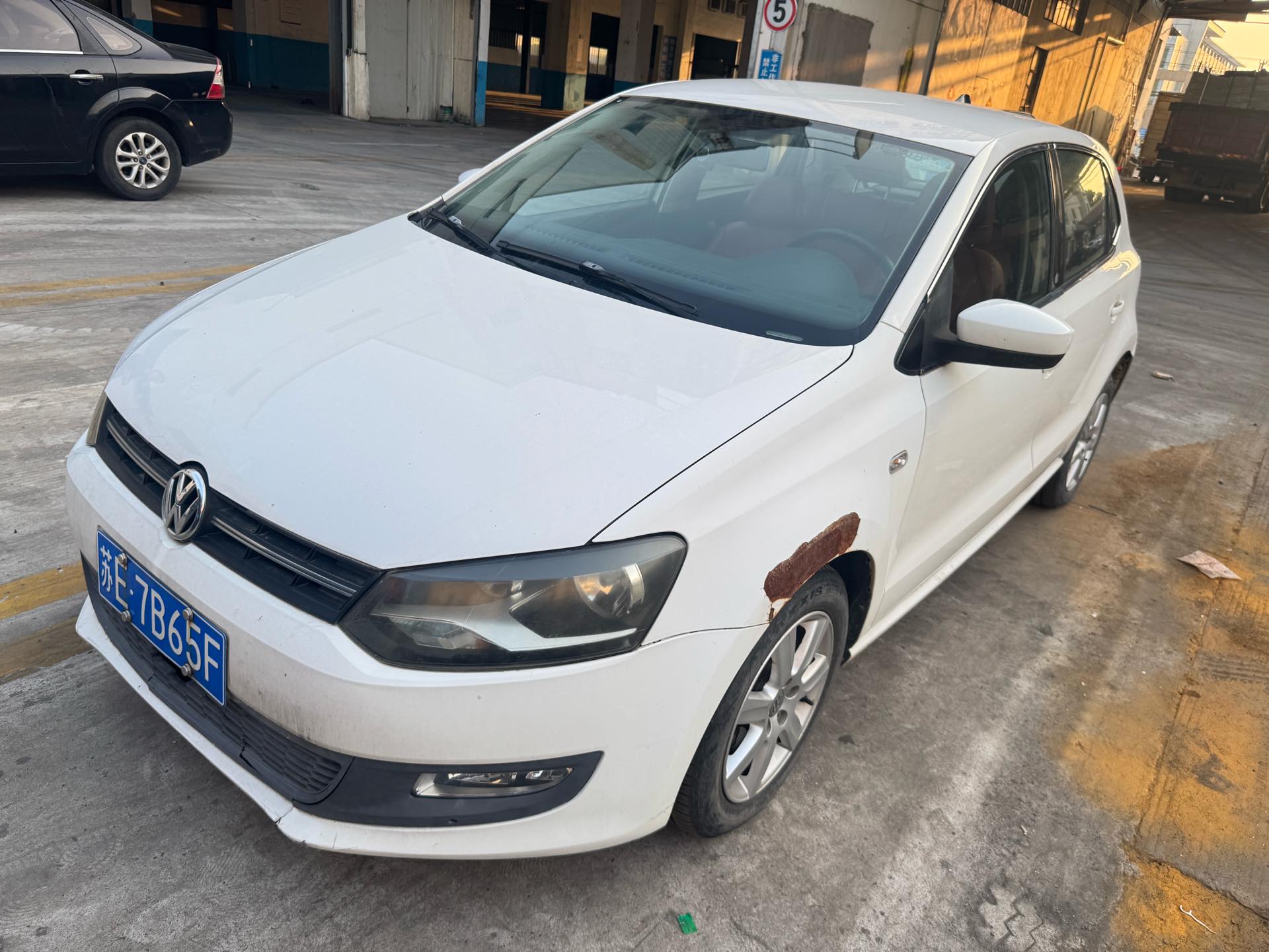 Volkswagen Polo 2013 Volkswagen Polo 2013 car image