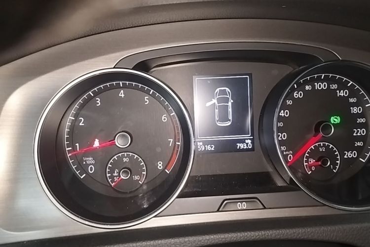 Volkswagen Golf 2016 car image #12