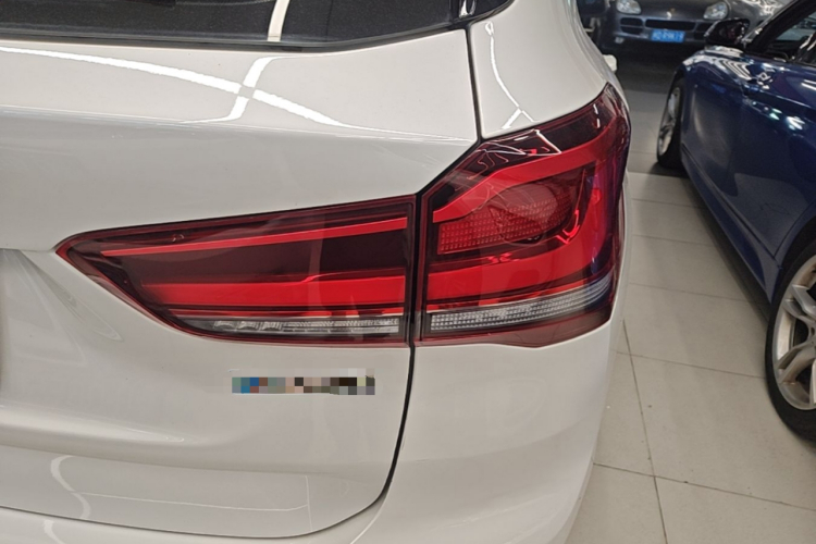 BMW X1 2022 car image #8