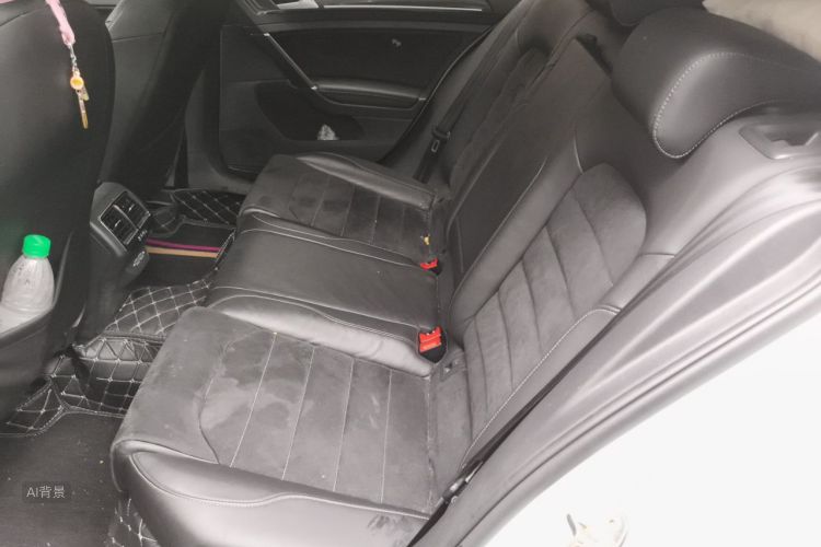Volkswagen Golf 2020 car image #19