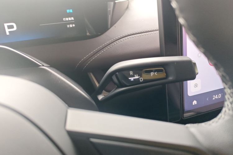 MI SU7 2025 immagine di auto #14