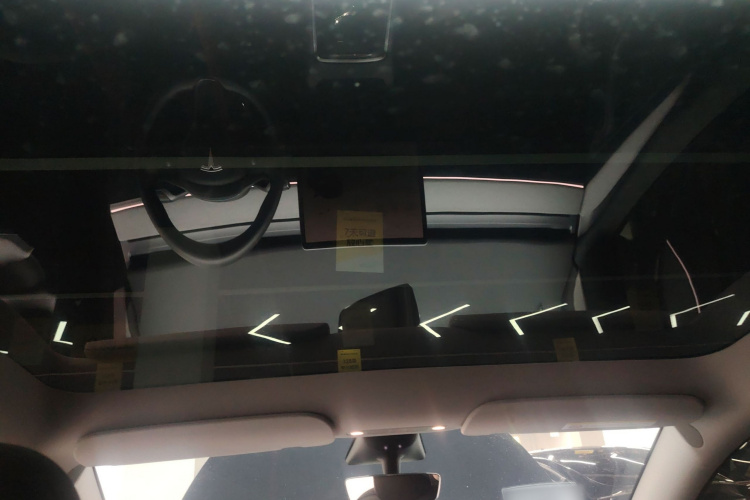 Tesla Model Y 2023 #20 Tesla Model Y 2023 car image #20