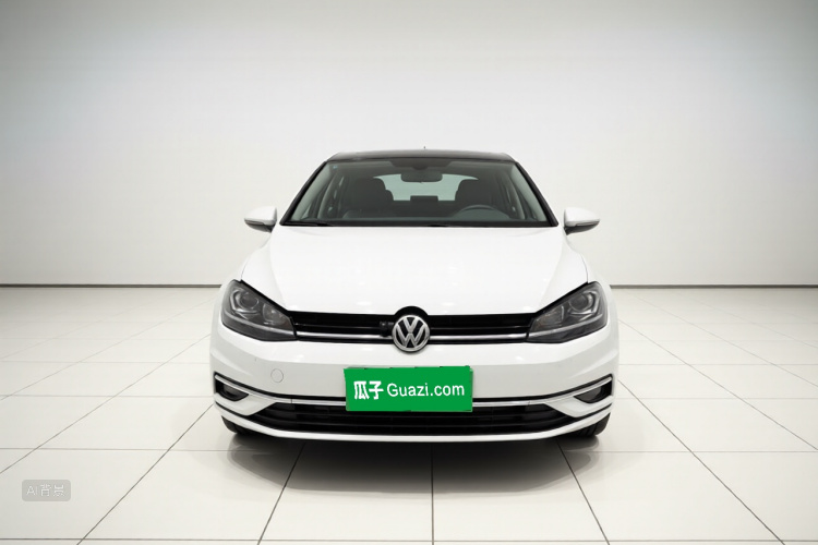 Volkswagen Golf 2020 car image #3