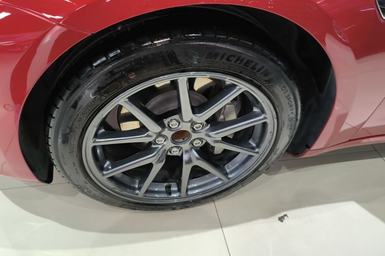 Tesla Model 3 2020 car image #9