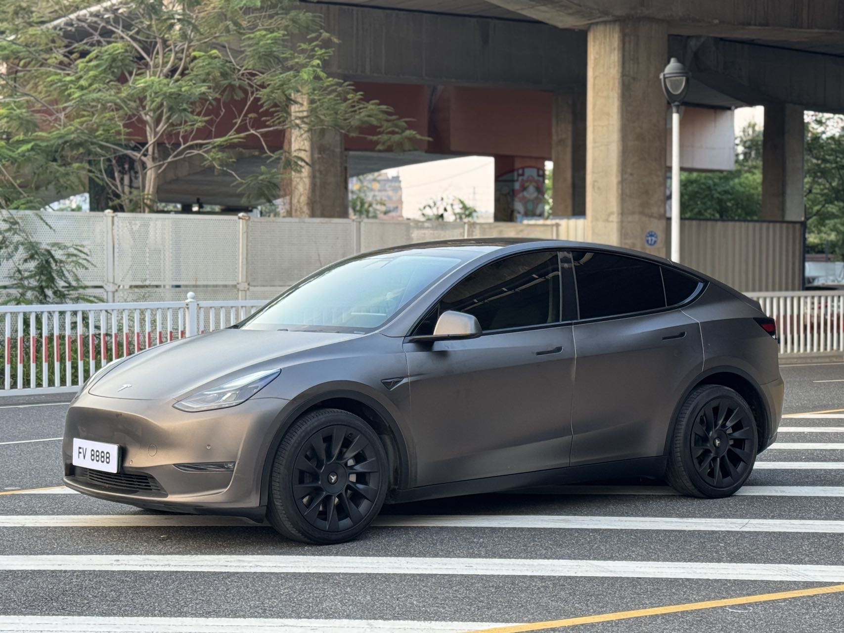 Tesla Model Y 2021 car image 