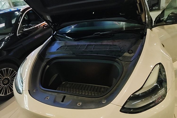 Tesla Model Y 2021 #20 Tesla Model Y 2021 car image #20