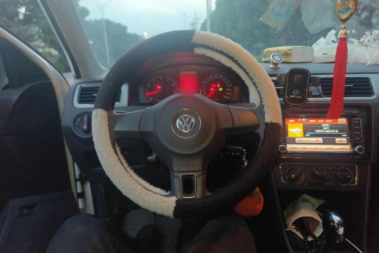Volkswagen Santana 2016 car image #13