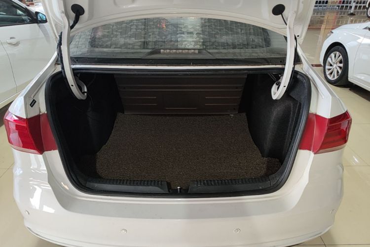Volkswagen Santana 2018 car image #19