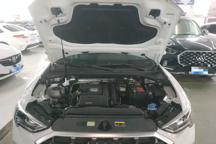 Audi Q3 2021 car image #22