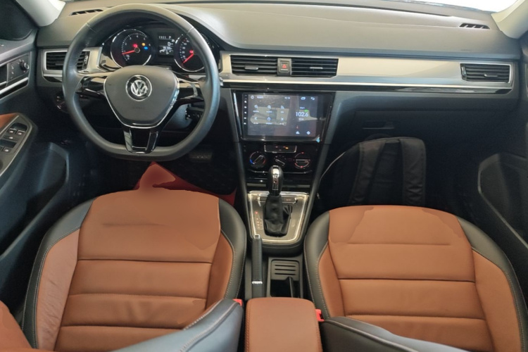 Volkswagen Bora 2016 car image #10