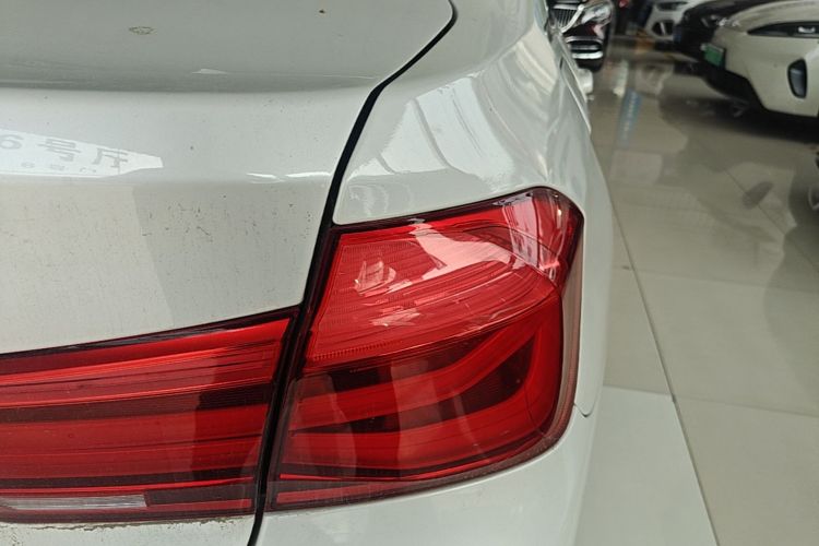 BMW 3 Series 2017 car image #8