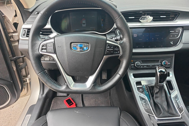 GEELY Emgrand 2018 #11 GEELY Emgrand 2018 صورة سيارة #11
