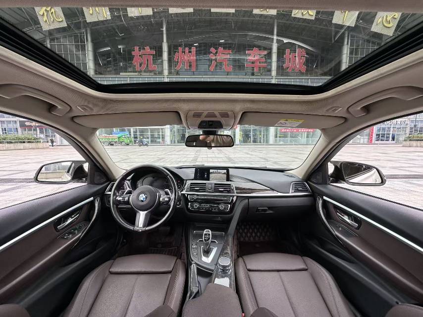 BMW 3 Series 2018 car image #11