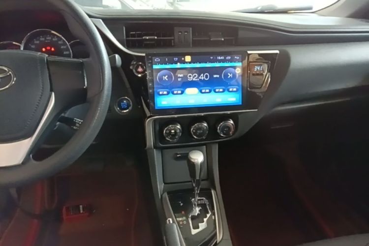 Toyota Corolla 2019 #13 Toyota Corolla 2019 car image #13