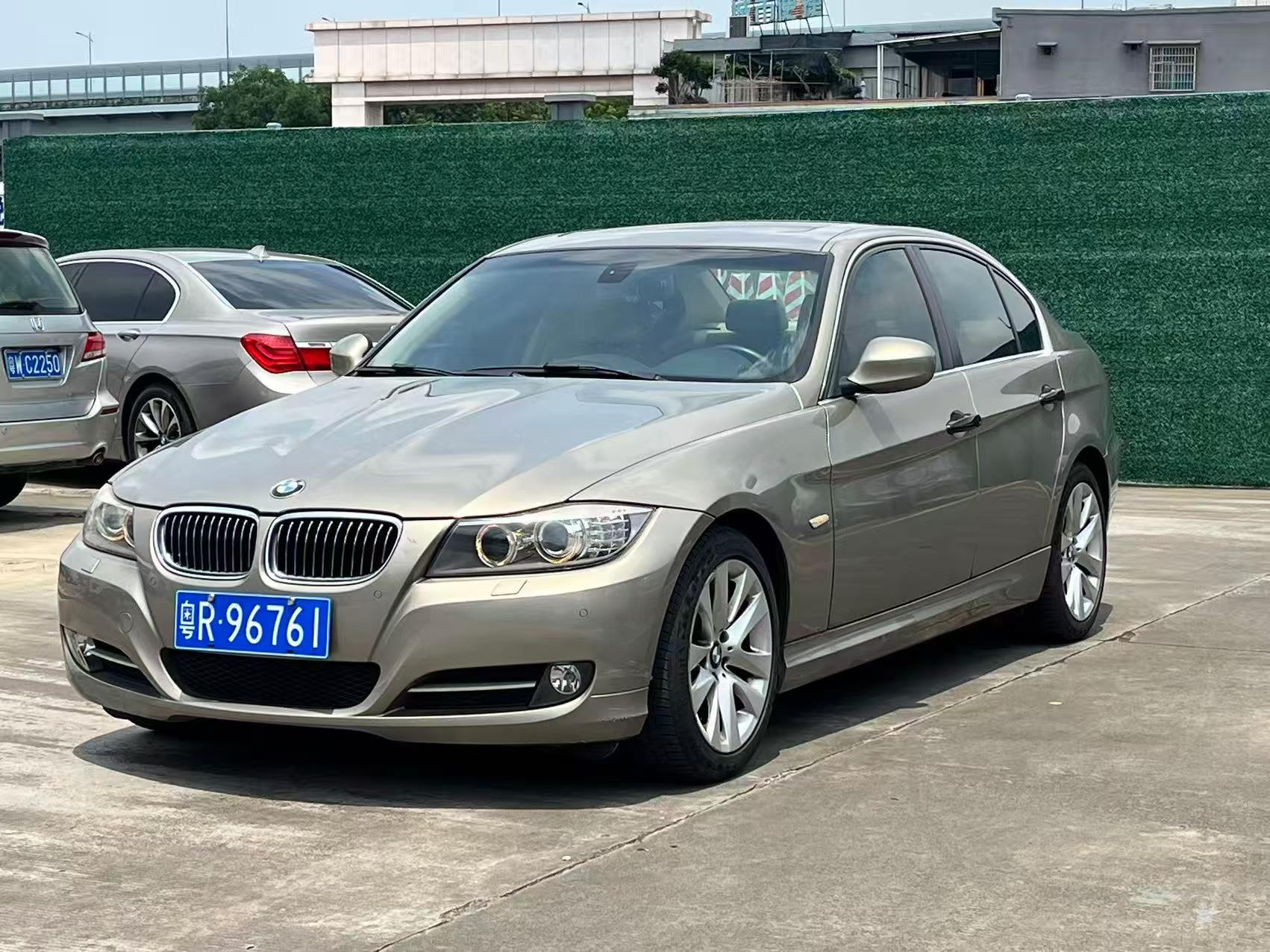 BMW 3 Series 2011 car image 