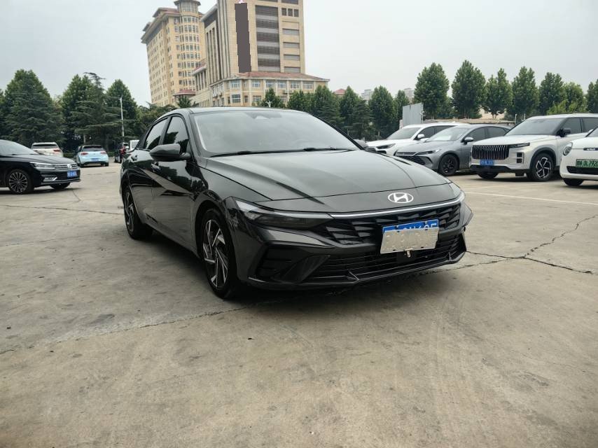 Hyundai Elantra 2023 car image #3
