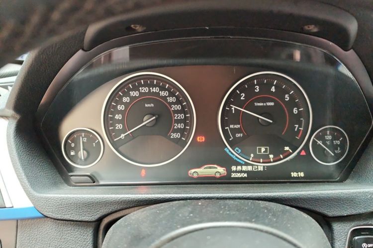 BMW 3 Series 2018 car image #12