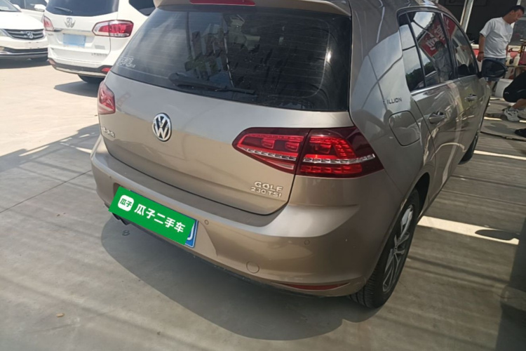 Volkswagen Golf 2017 car image #7