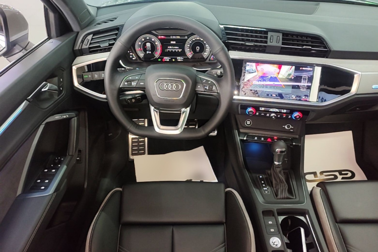 Audi Q3 2024 car image #21