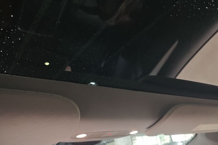 Tesla Model 3 2022 car image #18