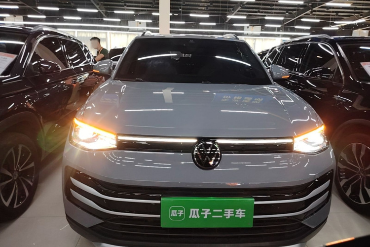 Volkswagen Tharu 2025 car image #3