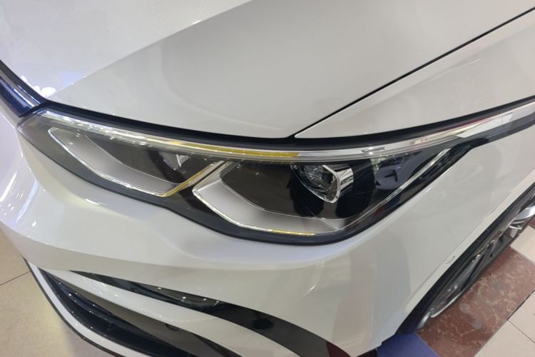 Volkswagen Golf 2023 imagem de carro #23