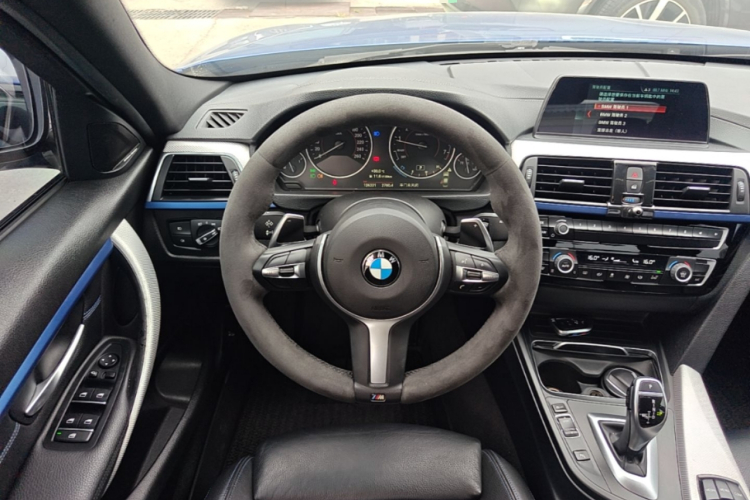 BMW 3 Series 2018 car image #15