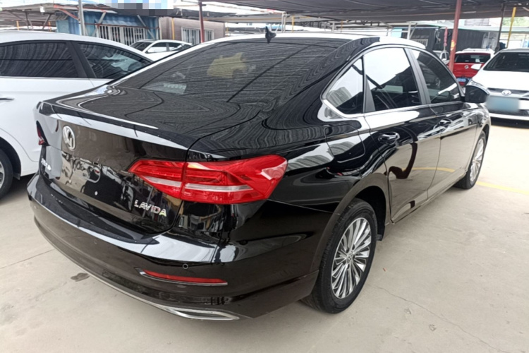 Volkswagen Lavida 2019 car image #7