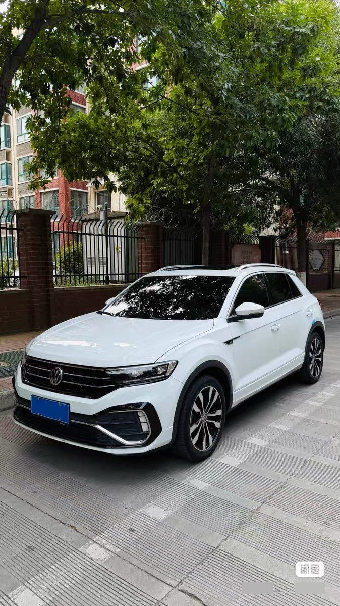 Volkswagen T-Roc 2023 #2 Volkswagen T-Roc 2023 car image #2