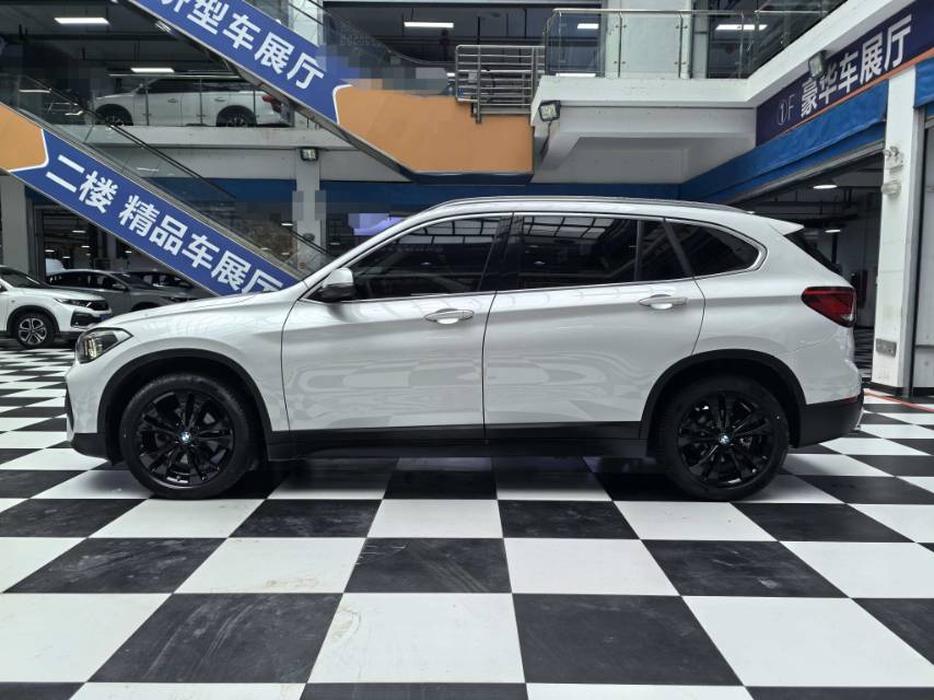 BMW X1 2022 car image #13