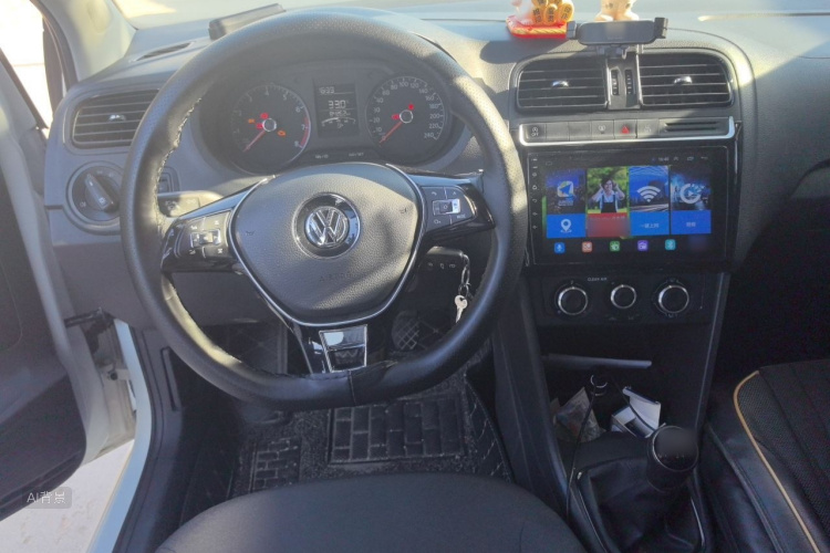Volkswagen Polo 2019 car image #12