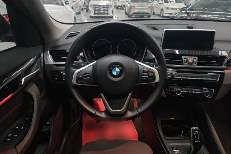 BMW X1 2020 car image #11