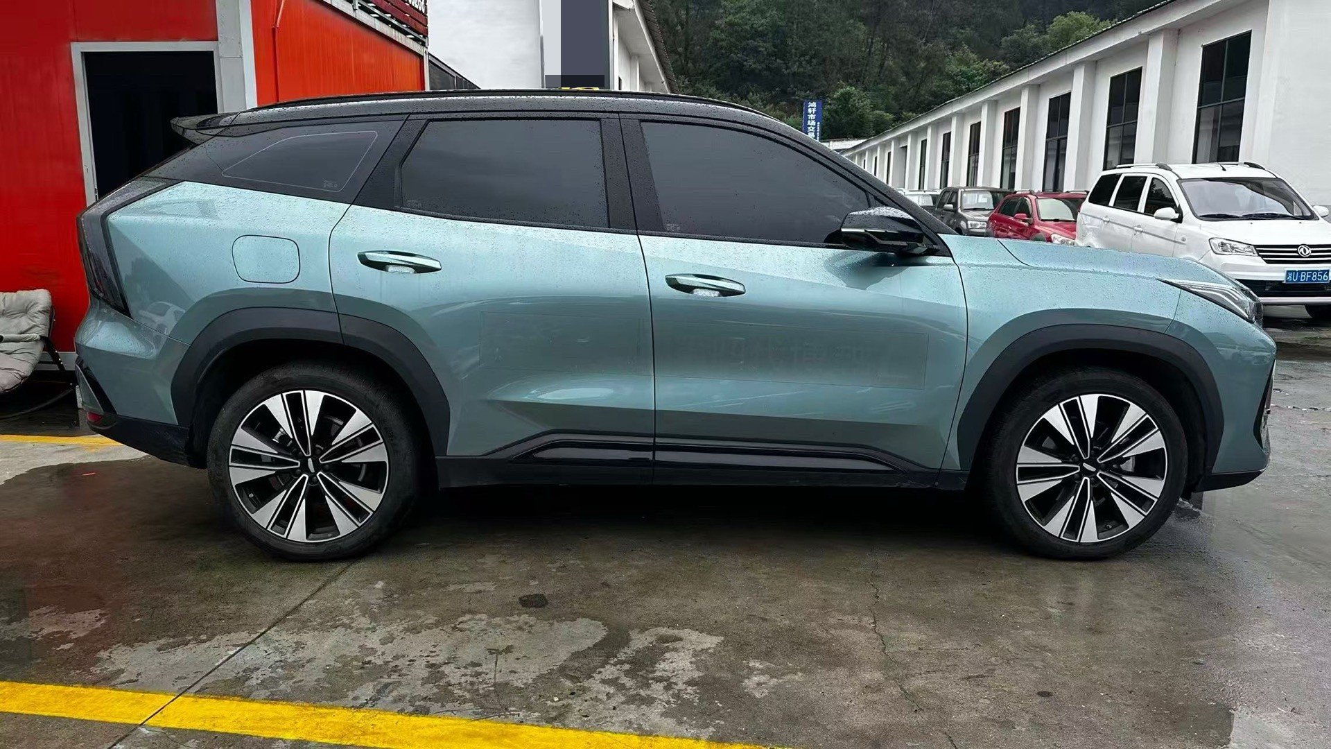 GEELY Boyue L 2025 car image #5