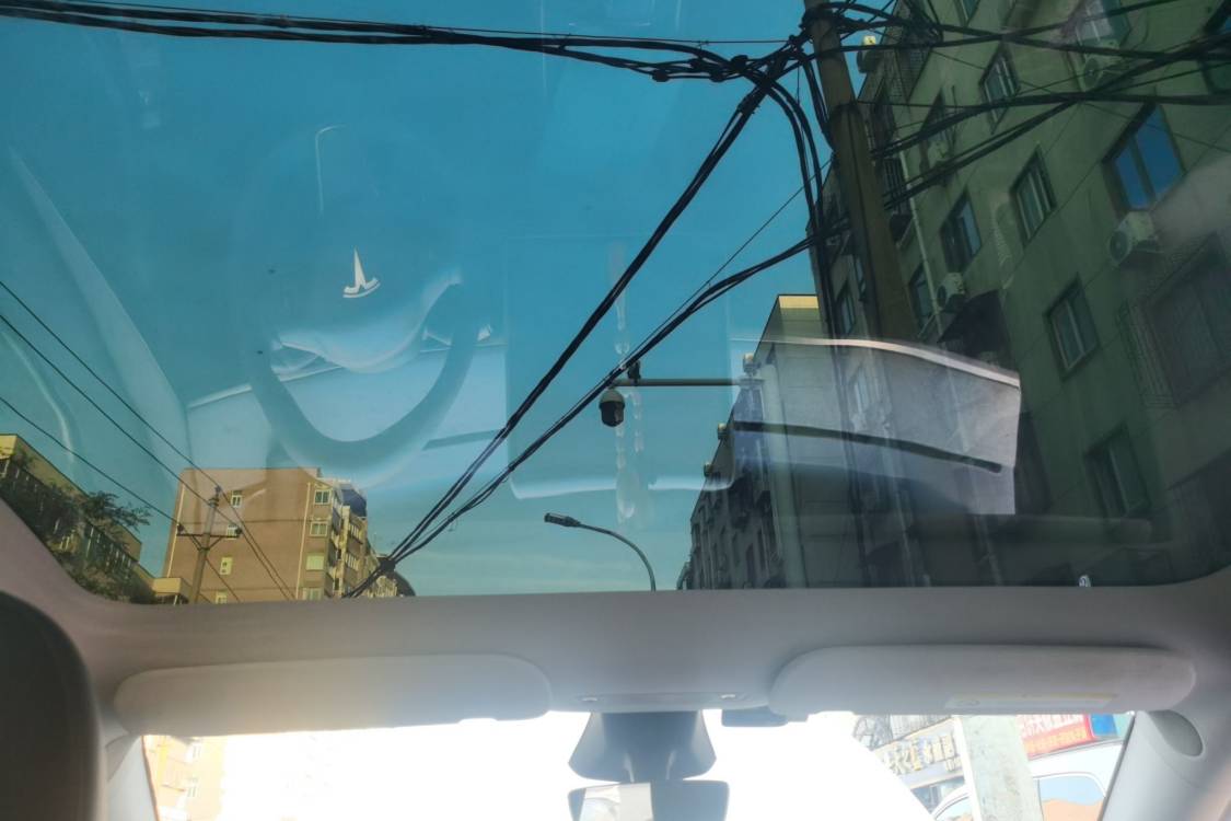 Tesla Model Y 2025 immagine di auto #20