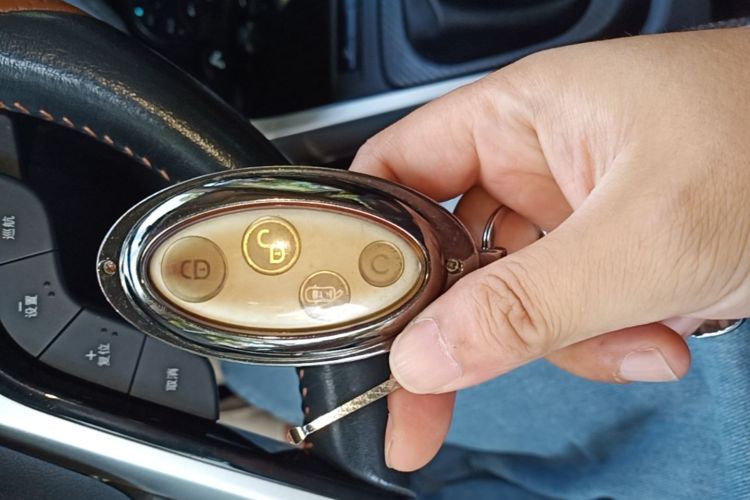 BYD Yuan 2018 #14 BYD Yuan 2018 car image #14