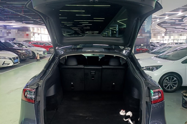 Tesla Model Y 2022 immagine di auto #19