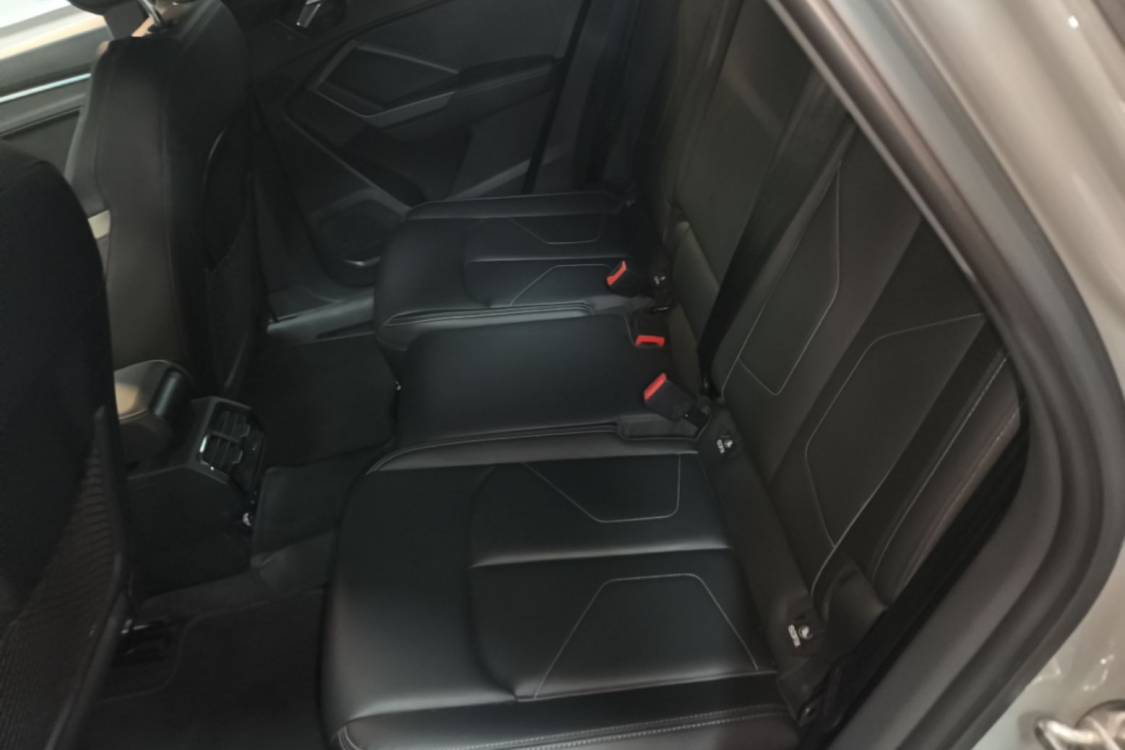 Audi Q3 2024 car image #5