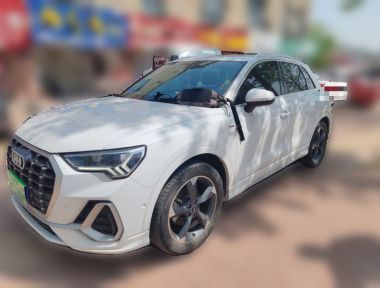 Audi Q3 2022 car image 