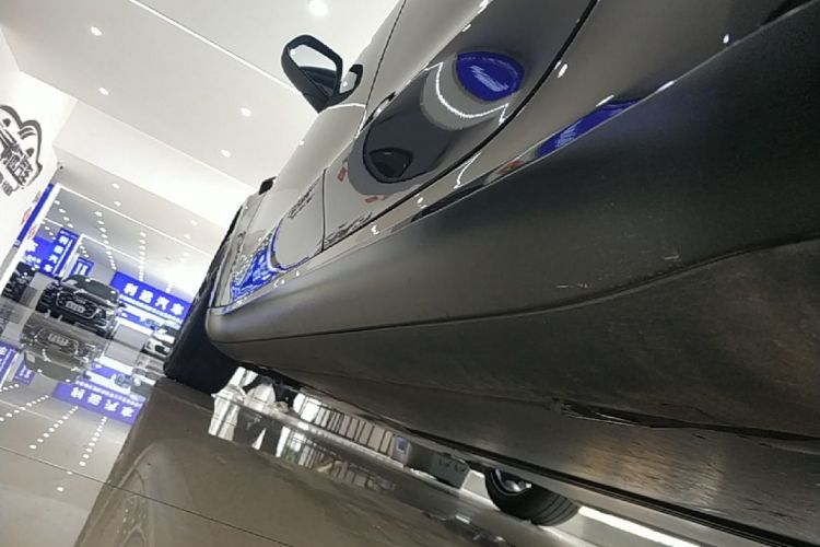 Tesla Model 3 2023 car image #27
