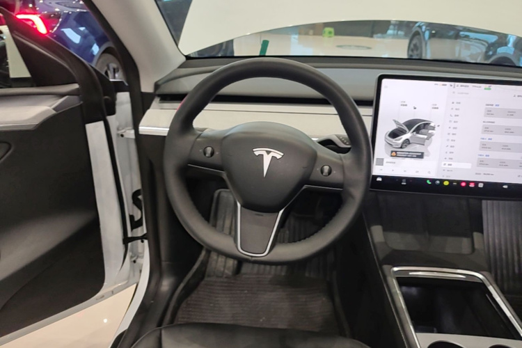 Tesla Model Y 2024 #11 Tesla Model Y 2024 car image #11