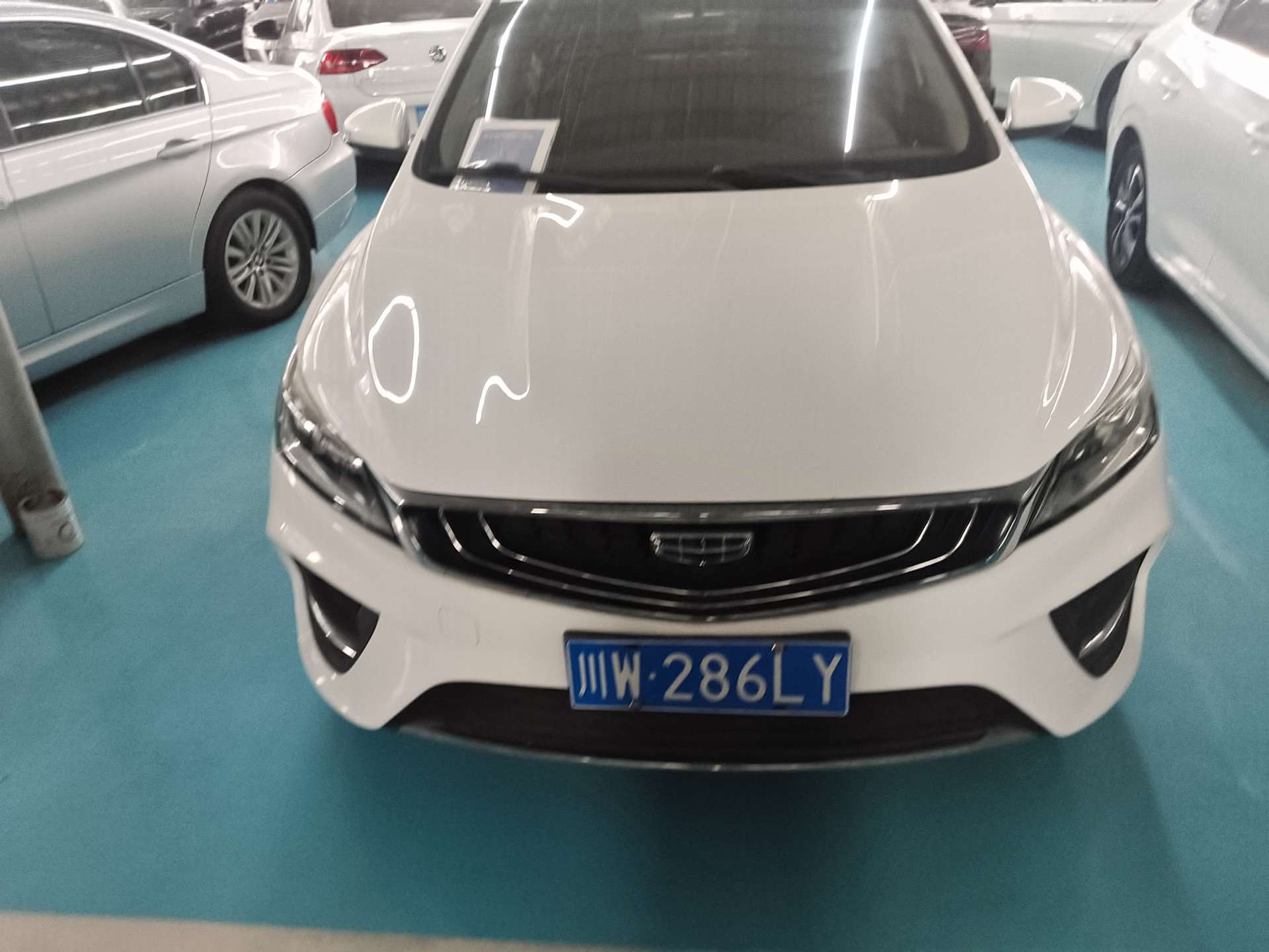 2020 immagine di auto #2