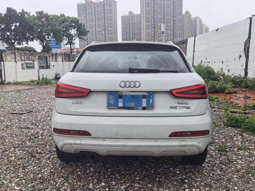 Audi Q3 2013 car image #2