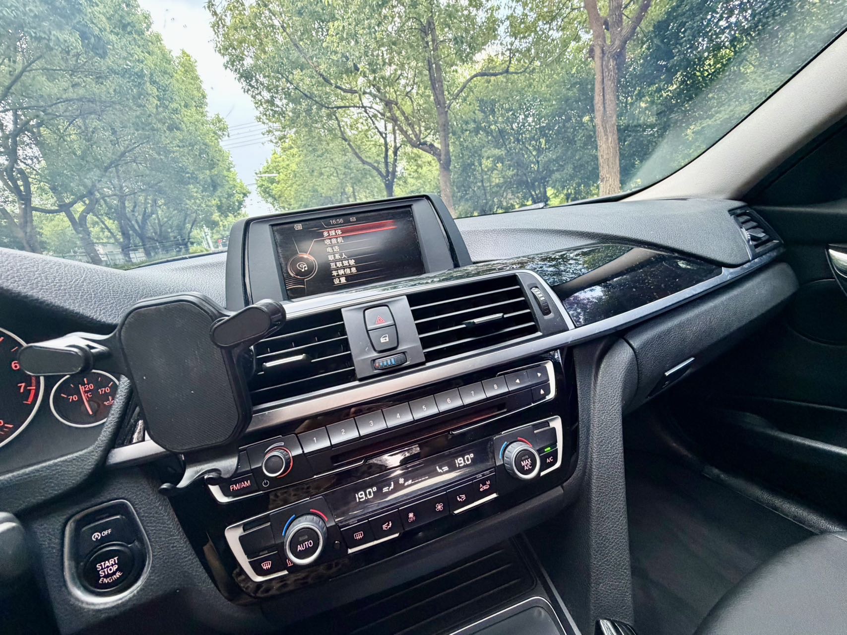 BMW 3 Series 2016 #8 BMW 3 Series 2016 car image #8