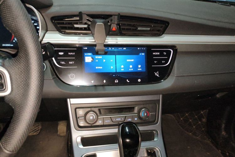 GEELY Emgrand 2018 car image #13