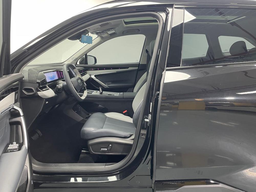 GEELY Boyue L 2024 car image #17